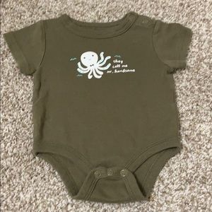 🚨4/$15🚨 Joe Fresh Olive Green Octopus Onesie